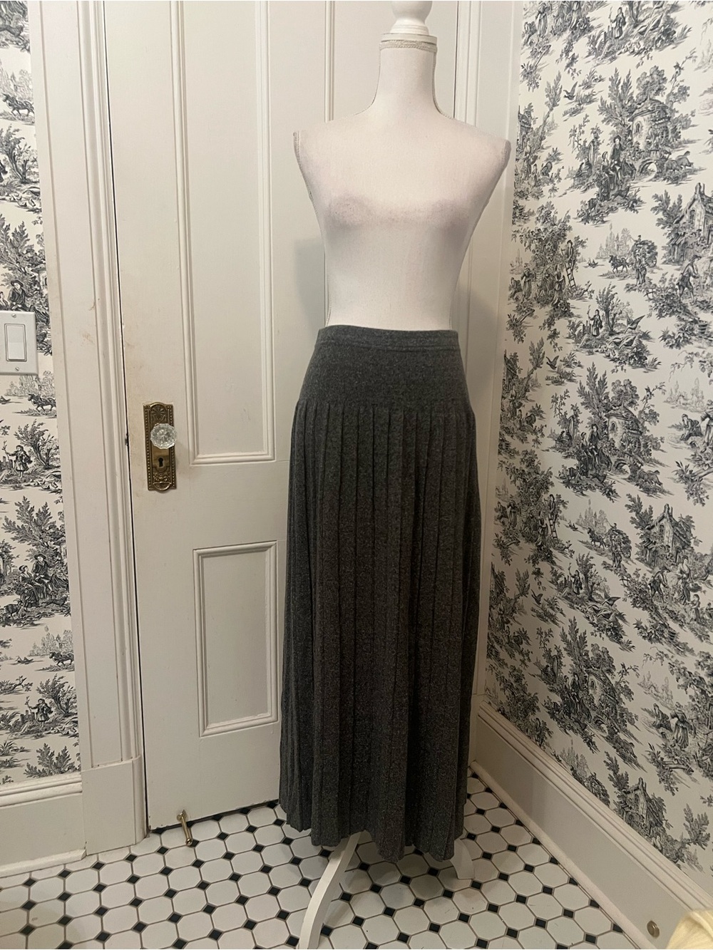 Marchetta Pleated Knit Maxi Skirt - Dark Gray size Large